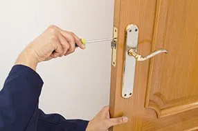 Lock Locksmith Tech Boston, MA 617-294-6217 - lock-changing